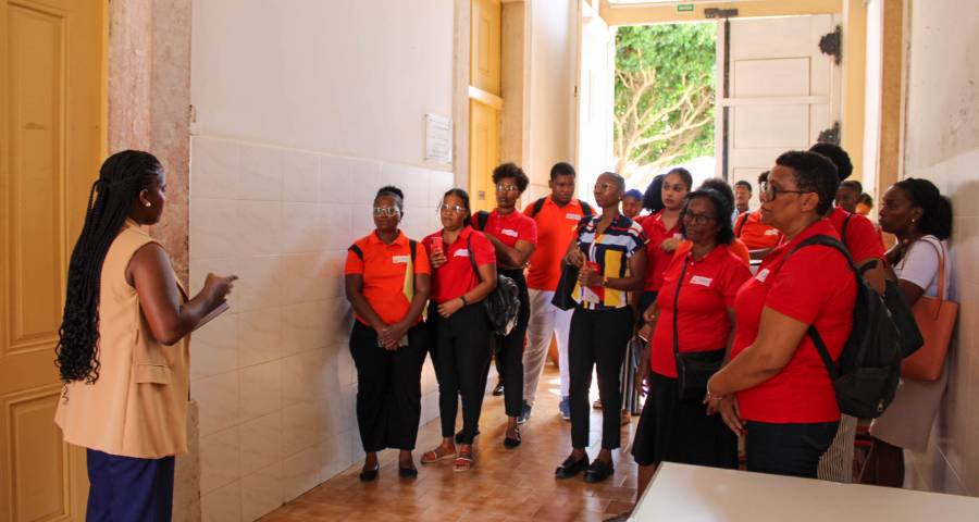 Visita dos Formandos do CEDIJ ao Arquivo Nacional de Cabo Verde